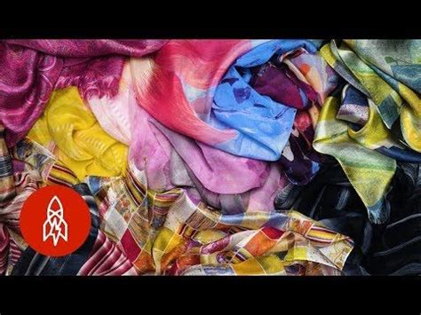 The Japanese Art of Silk Marbling Used by Hermès 